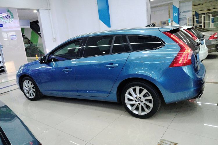 Used Volvo V60 2017 T5 Zhiyi Edition China V Standard