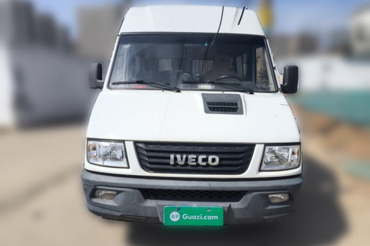 Used Iveco Daily 2017 2.5T A35 Passenger Van 5-7 Seats Model 47Z5
