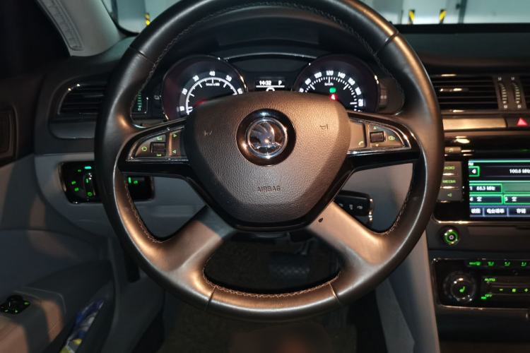 Used Skoda Superb 2013 1.8TSI Automatic Yashi Edition