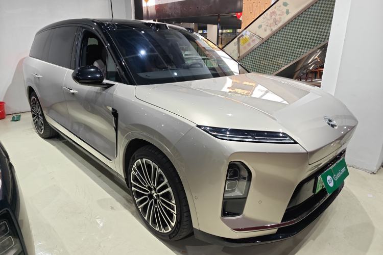 Used Nio ES8 2026 Model 6-seat Executive Signature Edition Front Right 45 Deg