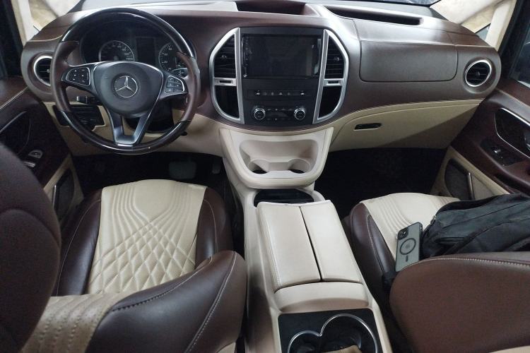 Used Mercedes-Benz Vito 2018 2.0T Business Version China V Emission Standard Center Console