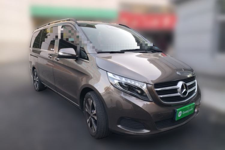 Used Mercedes-Benz V-Class 2017 V 260 Avantgarde Edition Front Right 45 Deg