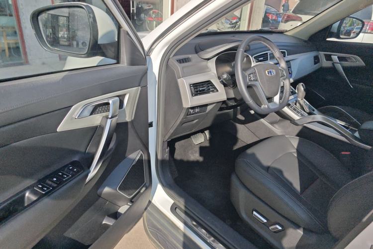 Used Geely Auto Emgrand X7 Sport 2018 1.8TD Automatic Two-Wheel Drive Smart Connect 4G Internet Edition
