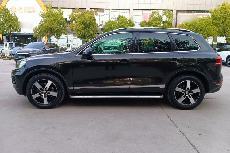 Used Volkswagen Touareg 2011 3.0 TSI Luxury Edition Exterior 4