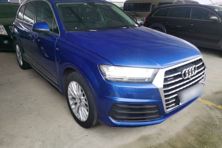 Used Audi Q7 2018 45 TFSI S line Sport Edition Front Right 45 Deg