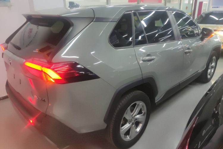 Used Toyota RAV4 2020 2.0L CVT Two-Wheel Drive Fashion Edition
