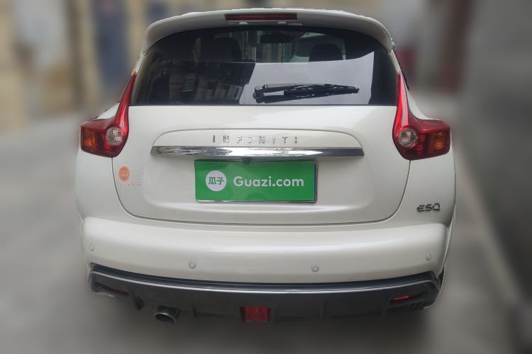 Used Infiniti ESQ 2014 1.6L Spontaneous Edition
