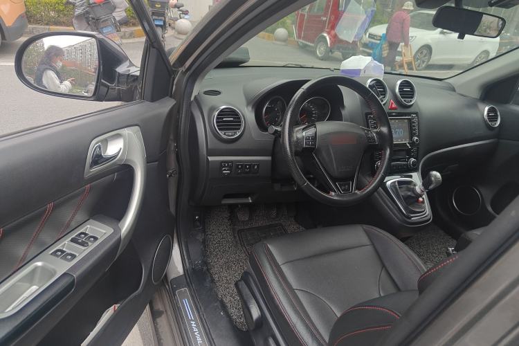 Used Haval H6 2015 Upgraded Model 1.5T Manual Two-Wheel Drive Elite Version