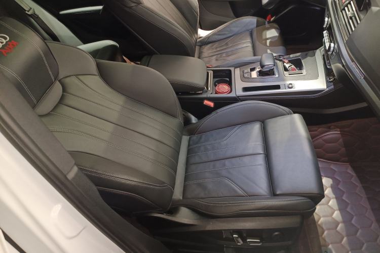 Used Audi Q5L 2023 40T Luxury Dynamic Model Right Front Seat