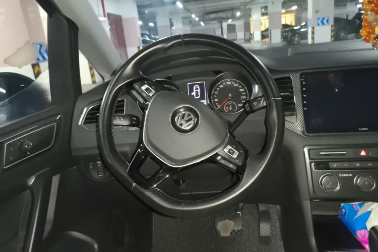 Used Volkswagen Golf Sportsvan 2018 230TSI Automatic Luxury Model Steering Wheel