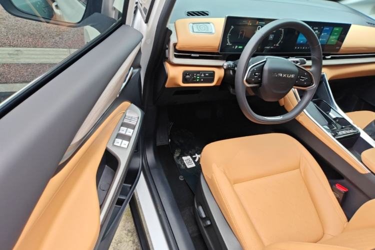 Used SAIC MAXUS G50 PHEV 2025 Leading Edition
