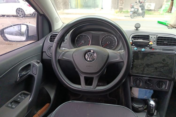 Used Volkswagen Polo 2014 1.6L Automatic Comfort Edition
