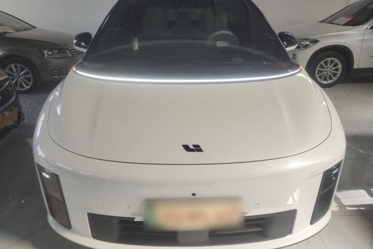 Used Li Auto i6 2025 Model Two-Wheel-Drive Standard Type
