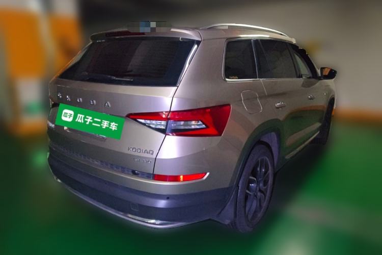 Used Skoda Kodiaq 2019 Facelifted TSI330 7-Seater Two-Wheel-Drive Deluxe Enjoyment Version China V Emission Standard Rear Right 45 Deg