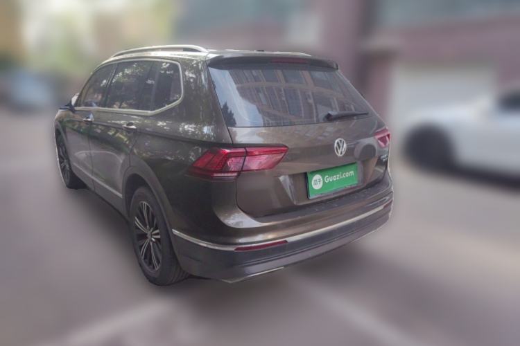 Used Volkswagen Tiguan L 2017 380TSI Automatic All-Wheel-Drive Luxury Edition Rear Left 45 Deg