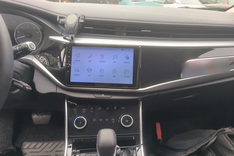 Used Chery Arrizo 5 2024 Edition People's Benefit Version 1.5L CVT Fashion Model Center Console