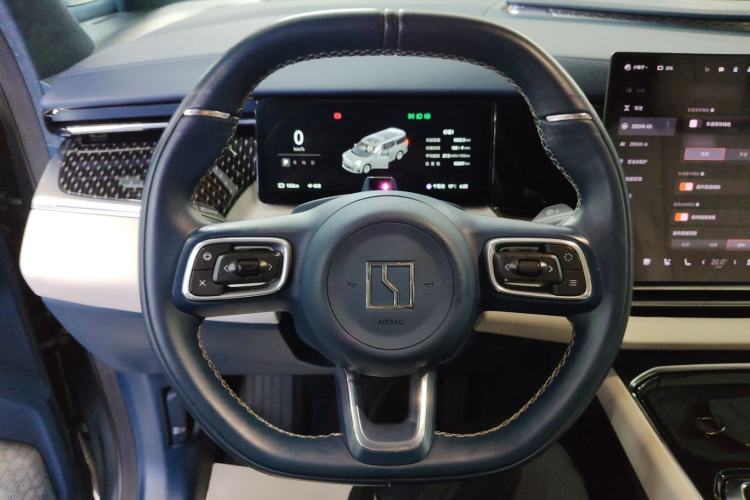 Used Zeekr 009 2024 7-Seater Walk-Through Version Four-Wheel Drive 108 kWh
