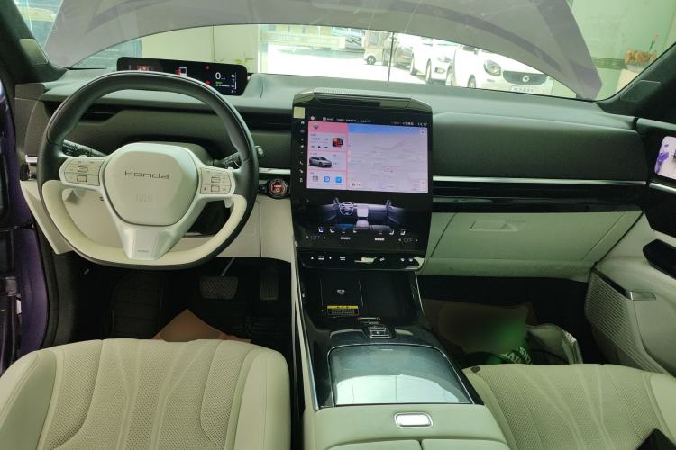 Used Honda P7 2025 Four-Wheel Drive Long-Range Max Center Console