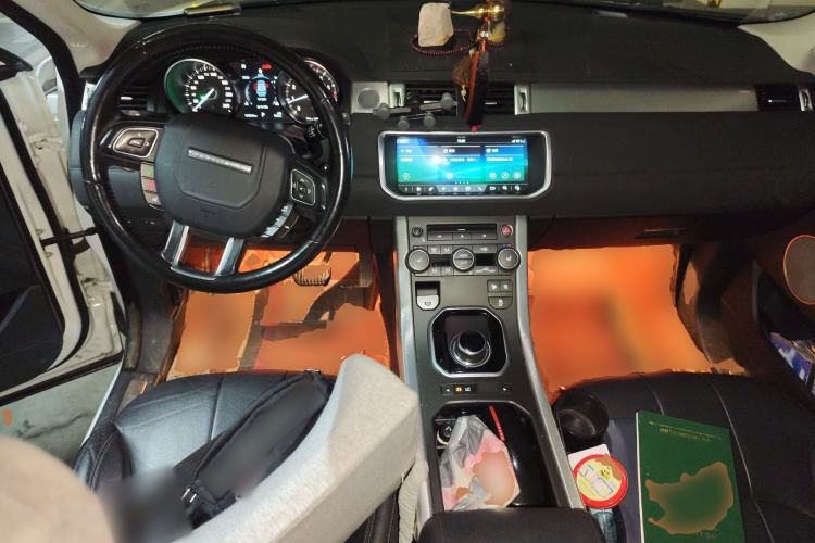 Used Land Rover Range Evoque 2018 240 PS SE Smart Brilliance Edition Center Console