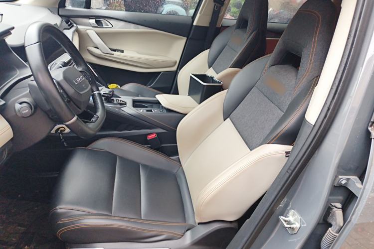 Used Lynk & Co 06 EM-P 2022 PHEV 84 km Range Pro Version Left Front Seat