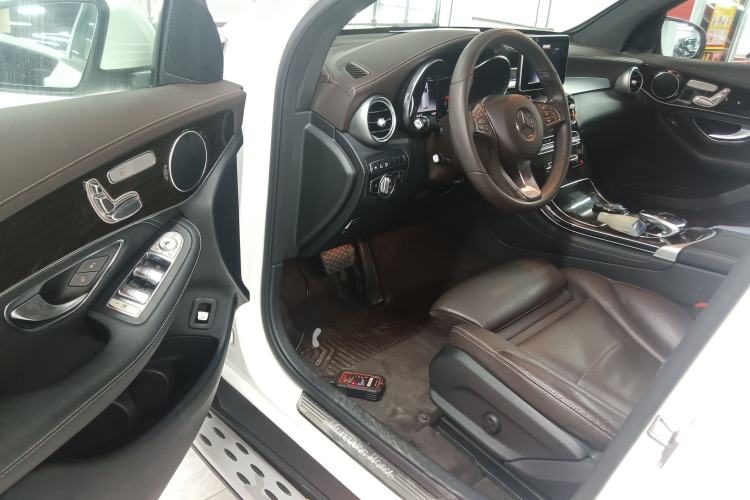 Used Mercedes-Benz GLC 2018 Facelift GLC 260 4MATIC Luxury Edition