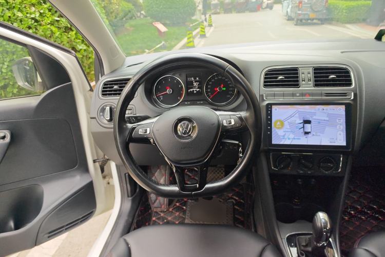 Used Volkswagen Polo 2016 1.6L Automatic Comfort Model Steering Wheel