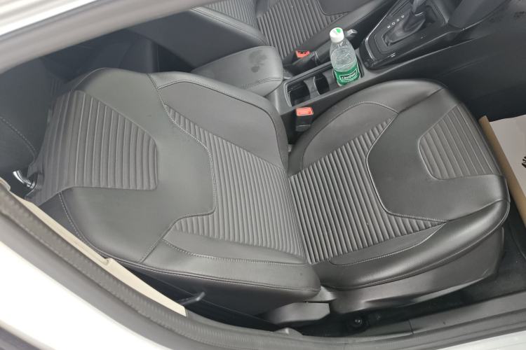 Used Ford Focus 2018 Hatchback Classic 1.6L Automatic Trendy SmartDrive Edition
