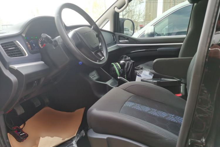Used FORTHING Lingzhi 2023 M5L 1.6L Comfort Edition 7-Seater