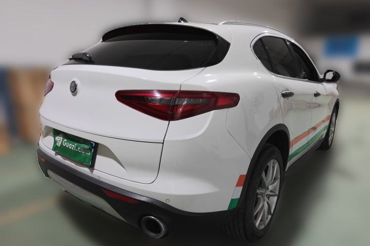 Used Alfa Romeo Stelvio 2017 2.0T 280HP Luxury Edition Rear Right 45 Deg