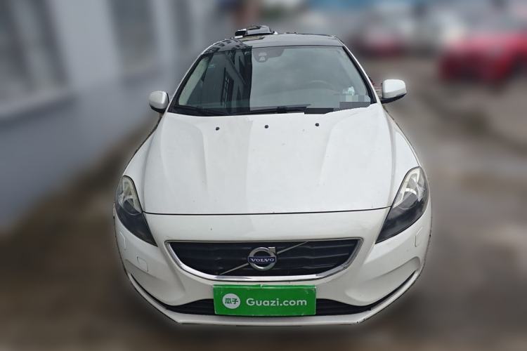 Used Volvo V40 2016 T3 Zhiyi Edition Front