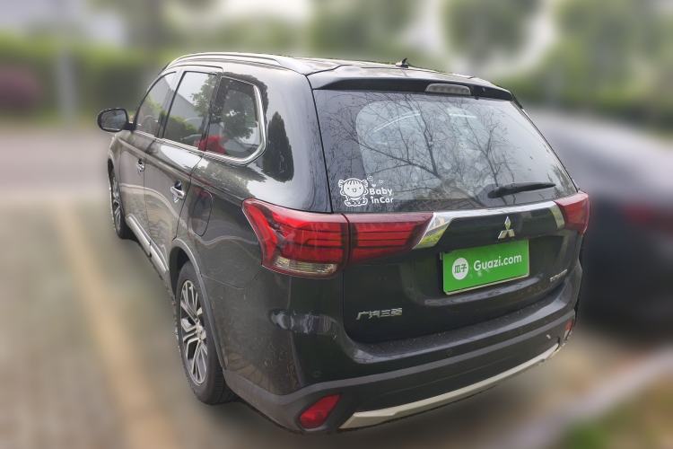 Used Mitsubishi Outlander 2016 2.4L 4x4 Luxury Edition 7-Seater
