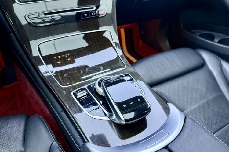 Used Mercedes-Benz GLC 2018 Facelift GLC 260 4MATIC Luxury Edition Interior 11