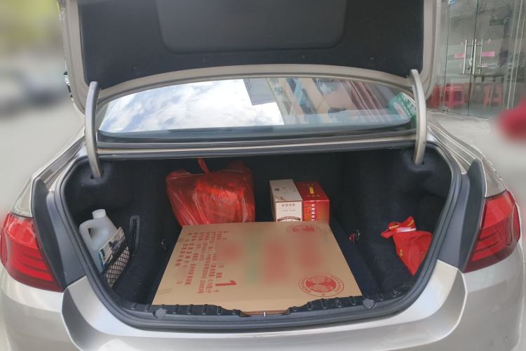 Used BMW 5 Series 2013 525Li Luxury Model