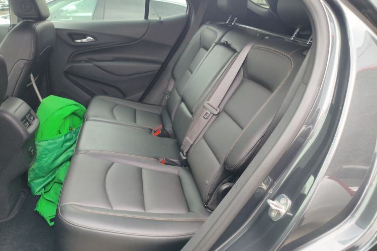 Used Chevrolet Equinox 2017 550T Automatic All-Wheel-Drive Top-Tier Version Left Rear Seat