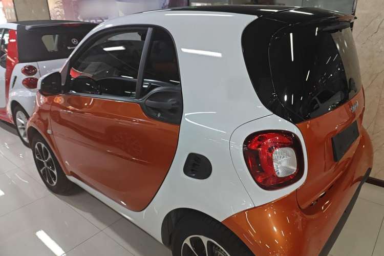 Used smart fortwo 2015 1.0L 52 kW Hardtop Passion Edition