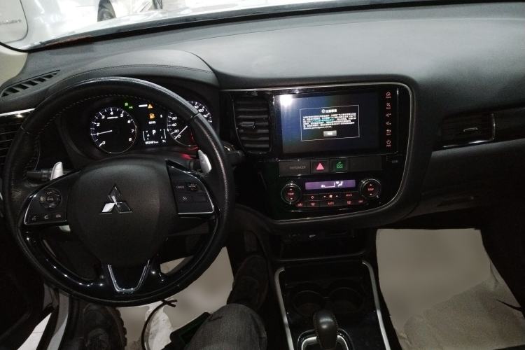 Used Mitsubishi Outlander 2020 2.4L 4x4 Zhi Xiang Edition 5 Seats