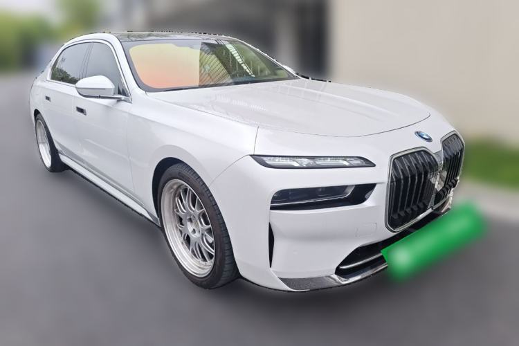 Used BMW i7 2023 xDrive60L Luxury Package
