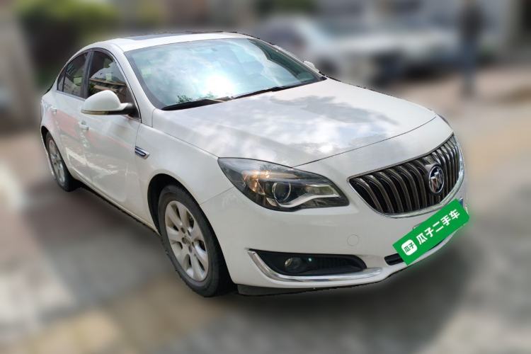 Used Buick Regal 2015 2.0L Leading Fashion Edition Front Right 45 Deg