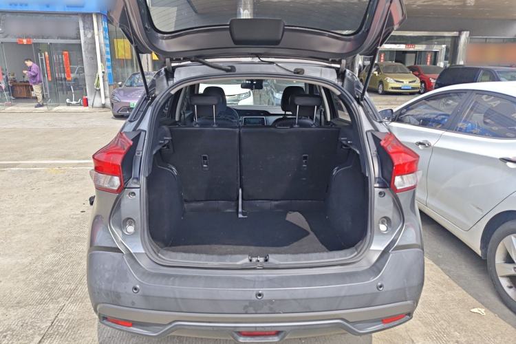 Used Nissan Kicks 2021 1.5L XV CVT Smart Connect Luxury Edition Trunk