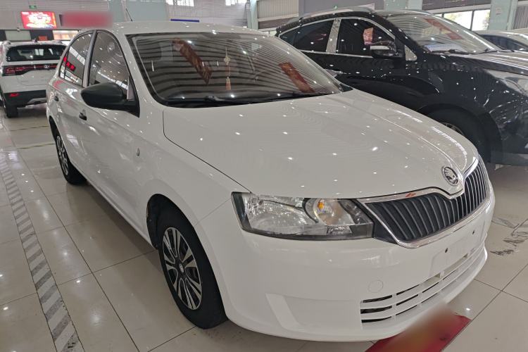 Used Skoda Rapid 2015 1.6L Automatic Enjoyment Selection Model Front Right 45 Deg