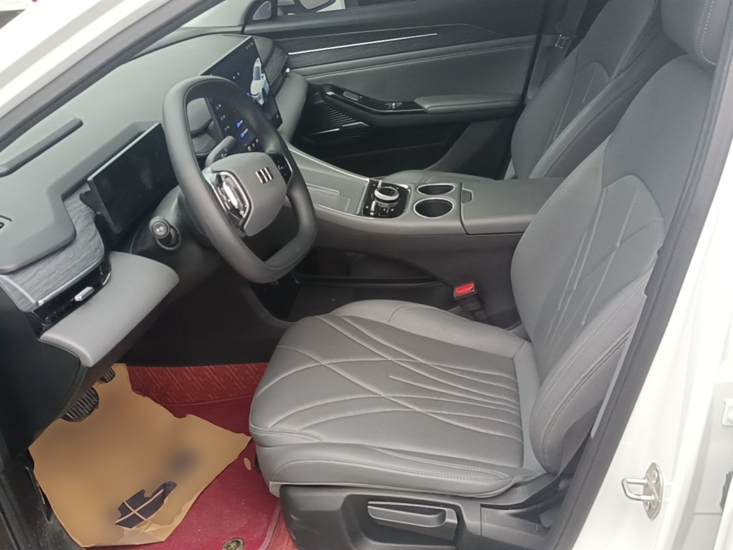 Geely Galaxy L6 2025 EM-i 60km Launch Edition — снимка 17