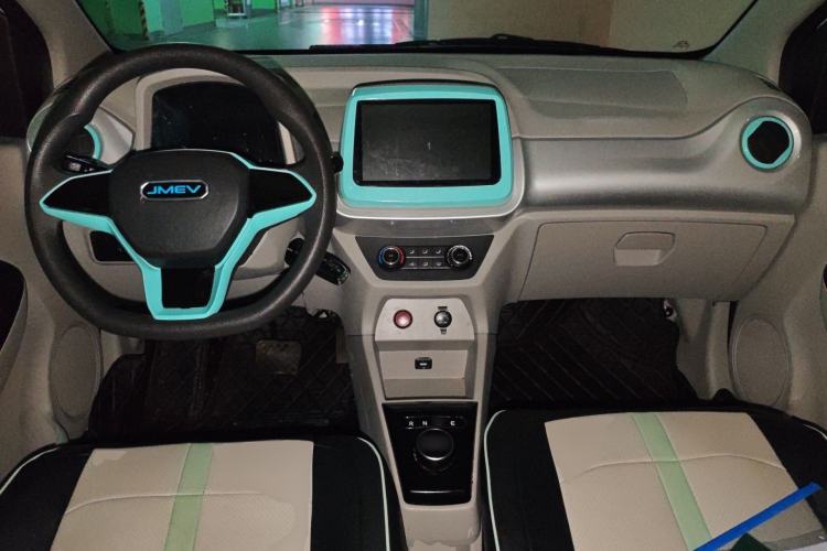 Used JMEV Xiao Qilin 2024 201 km Luxury Version Center Console