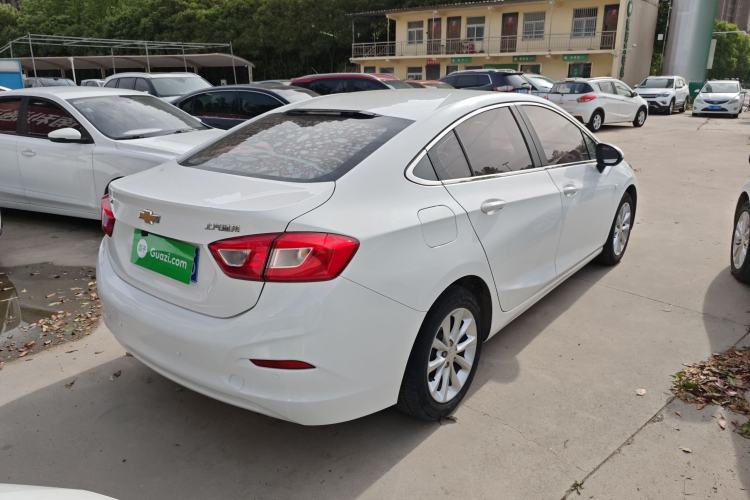 Used Chevrolet Cruze 2017 1.5L Automatic Pioneer Sunroof Edition
