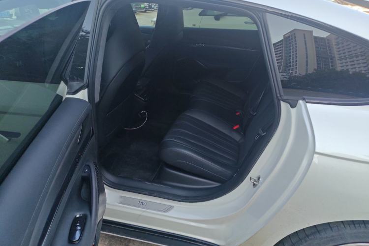 Used IM L7 2022 Dynamic Model Interior 4