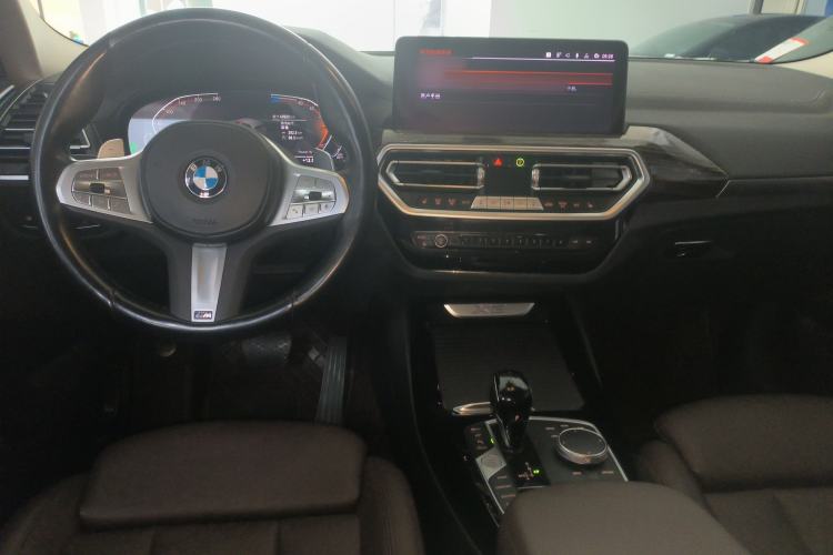Used BMW X3 2023 xDrive30i Leading Model M Night Edition Package Center Console