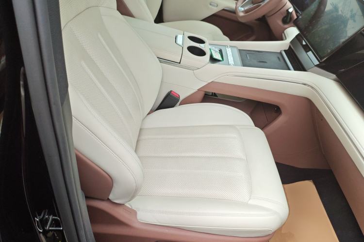 Used BYD Xia 2025 DM-i 1.5T 180km Excellence Model Right Front Seat