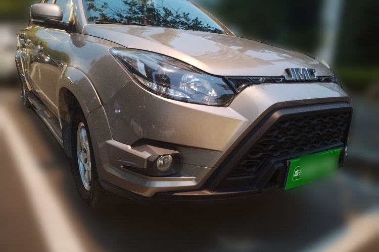 Used JMC Yuhu 5 2018 2.4T Classic Edition Diesel Manual Two-Wheel Drive Luxury Long-Wheelbase JX4D24A5L Front Right 45 Deg