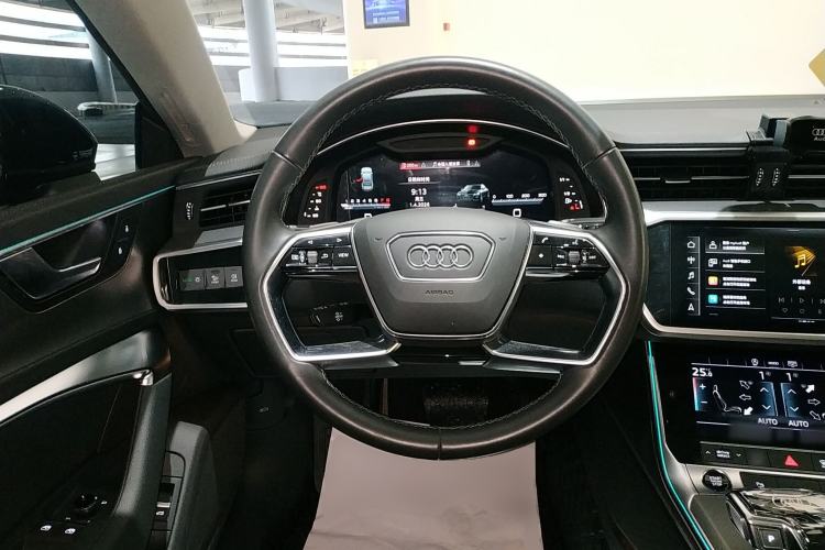 Used Audi A7L 2024 45TFSI S-line Dream-Building Edition Flow Crystal Package
