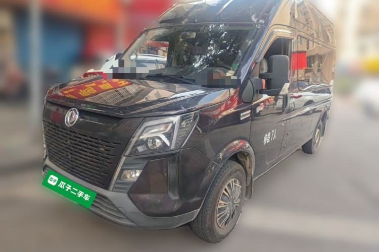 Used Dongfeng Yufeng 2023 V9+ 2.0T Manual Rear-Drive Multi-Function Mid-Roof High-Roof Van with 7/8/9 Seats