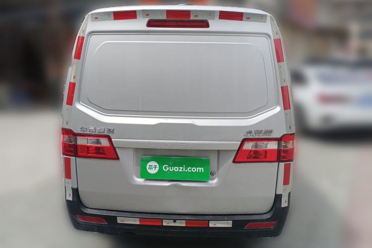 Used Jinbei Hiace X30 2023 1.5L Super-Enjoyment Van 2/5 Seats Non-Air-Conditioned Version SWC15M
